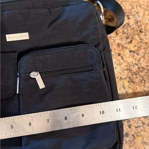 Baggallini Black Nylon Crossbody Bag Travel Organizer Lightweight Multi Pockets - Picture 11 of 14